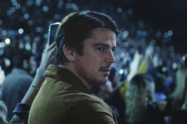 This image released be Warner Bros. Pictures shows Josh Hartnett in a scene from "Trap." (Warner Bros. Pictures via AP)