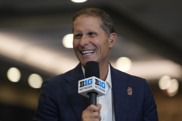 USC head coach Eric Musselman speaks during the Big Ten men's NCAA college basketball media day Thursday, Oct. 3, 2024, in Rosemont, Ill. (AP Photo/Erin Hooley)